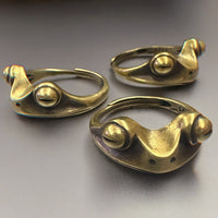 Frog shaped silver ring